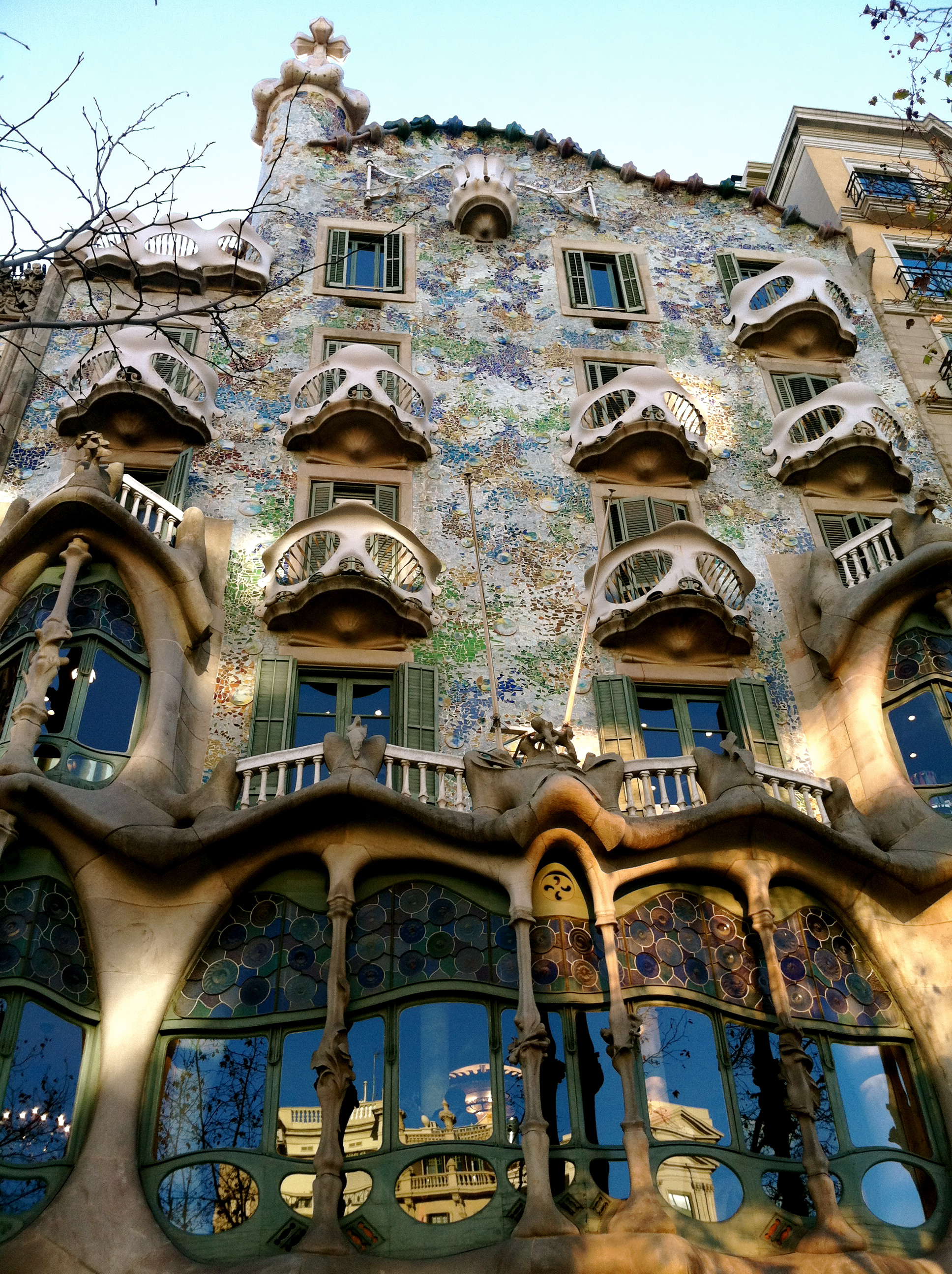 A splash of color- Casa Batlló « Jess in Barcelona1936 x 2592